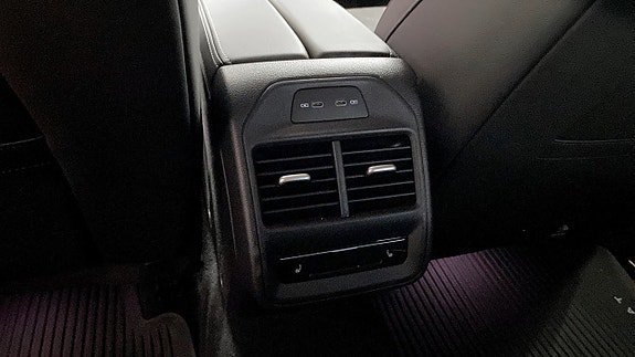 Vehicle Image 29