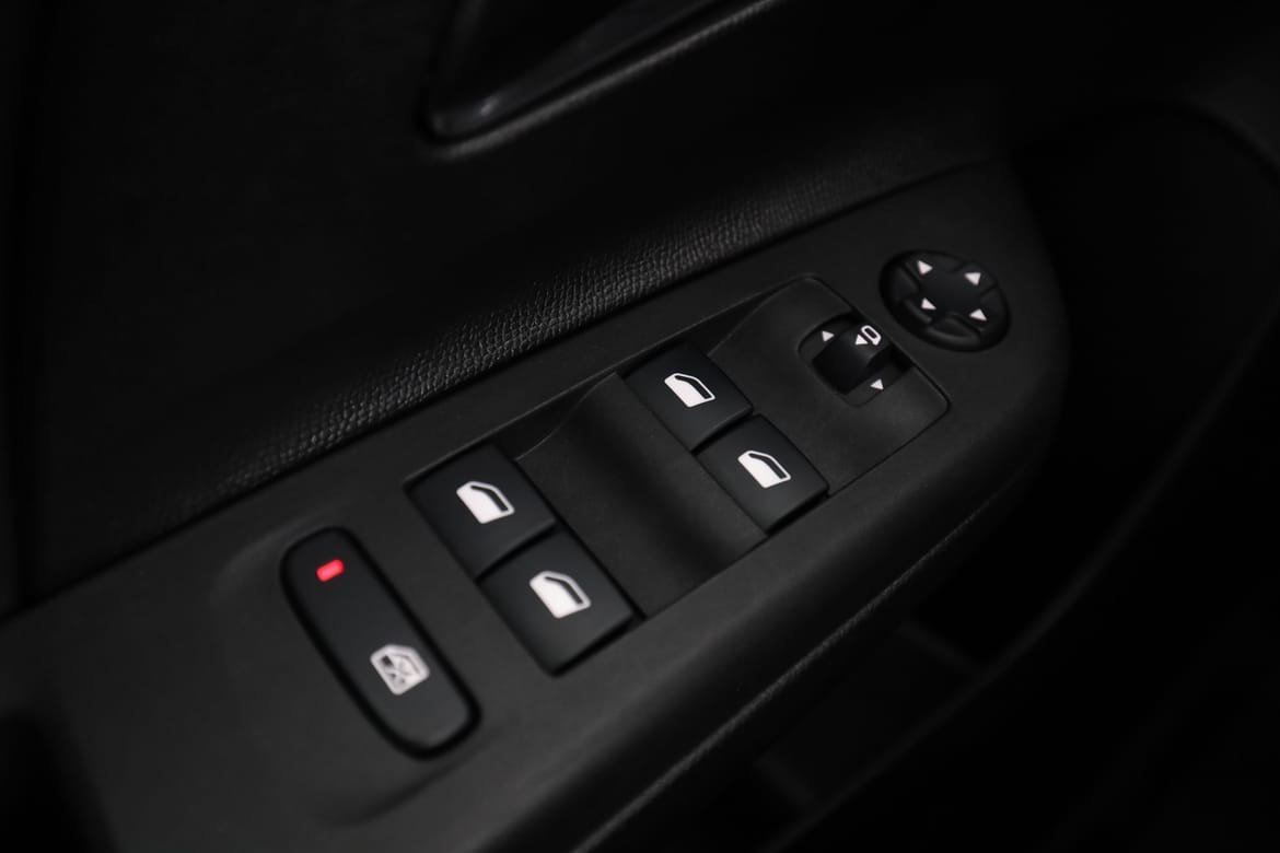 Vehicle Image 35