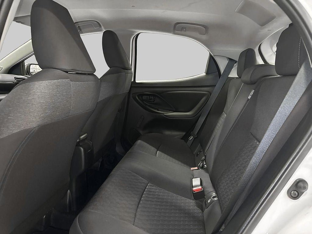 Vehicle Image 11