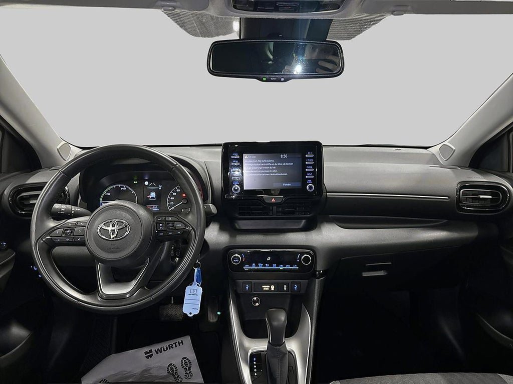 Vehicle Image 12