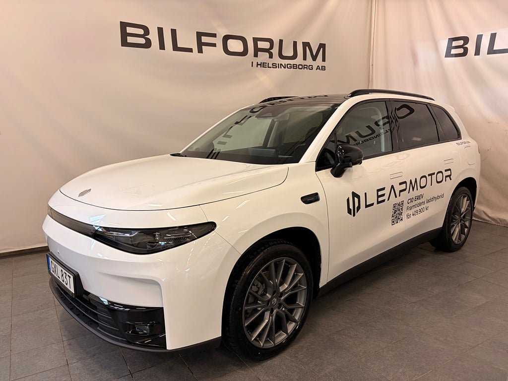 Vehicle Image 4