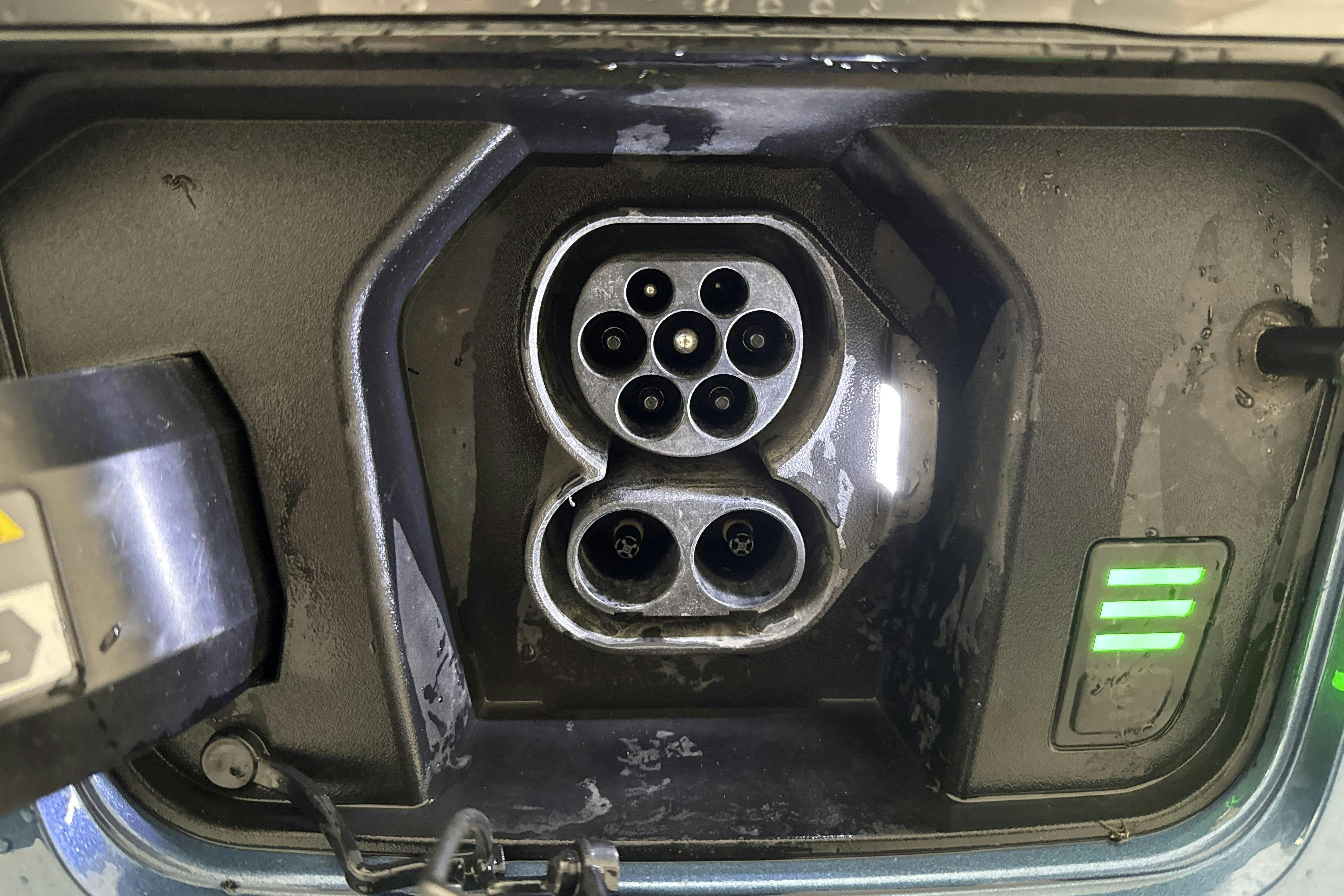 Vehicle Image 15