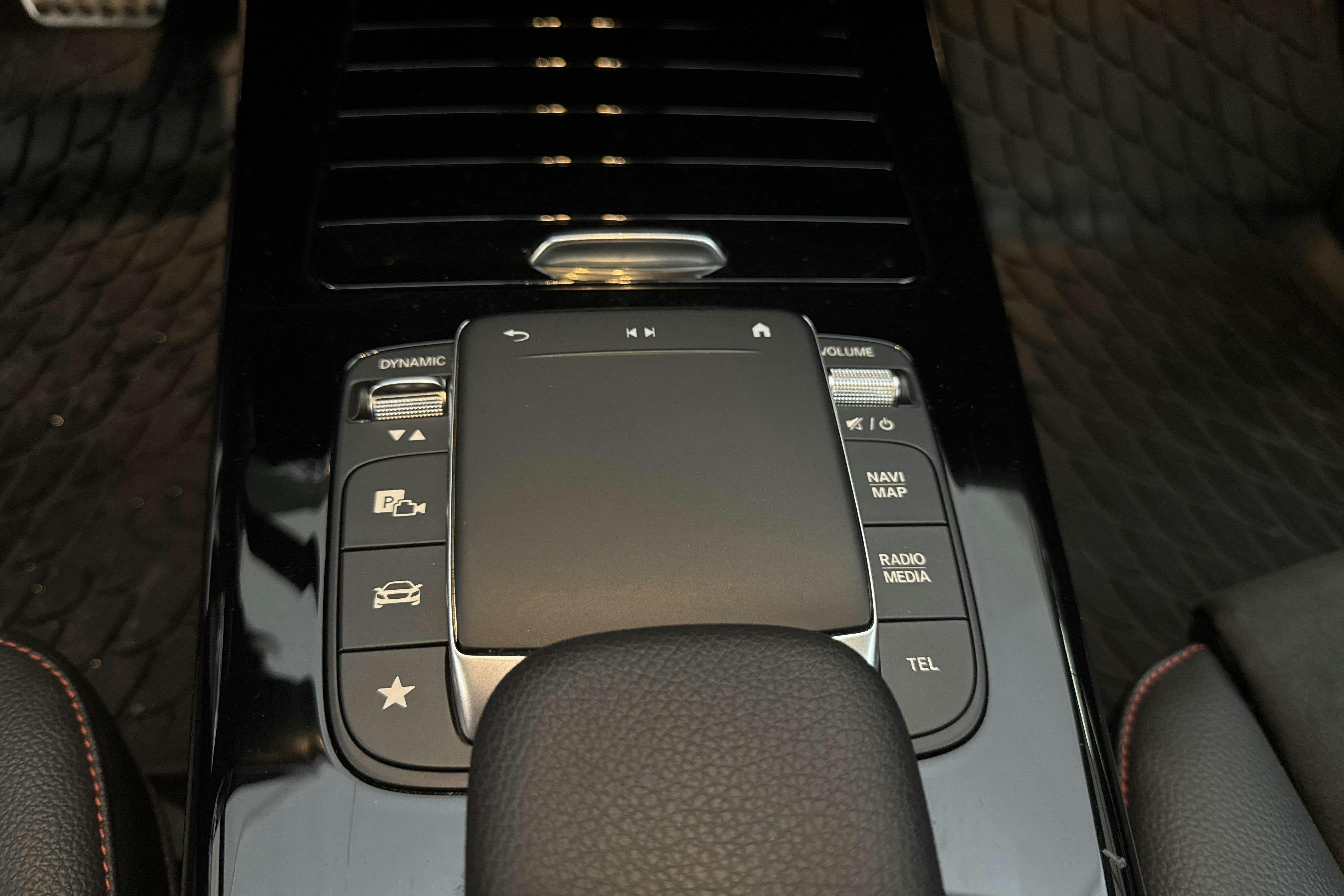 Vehicle Image 17