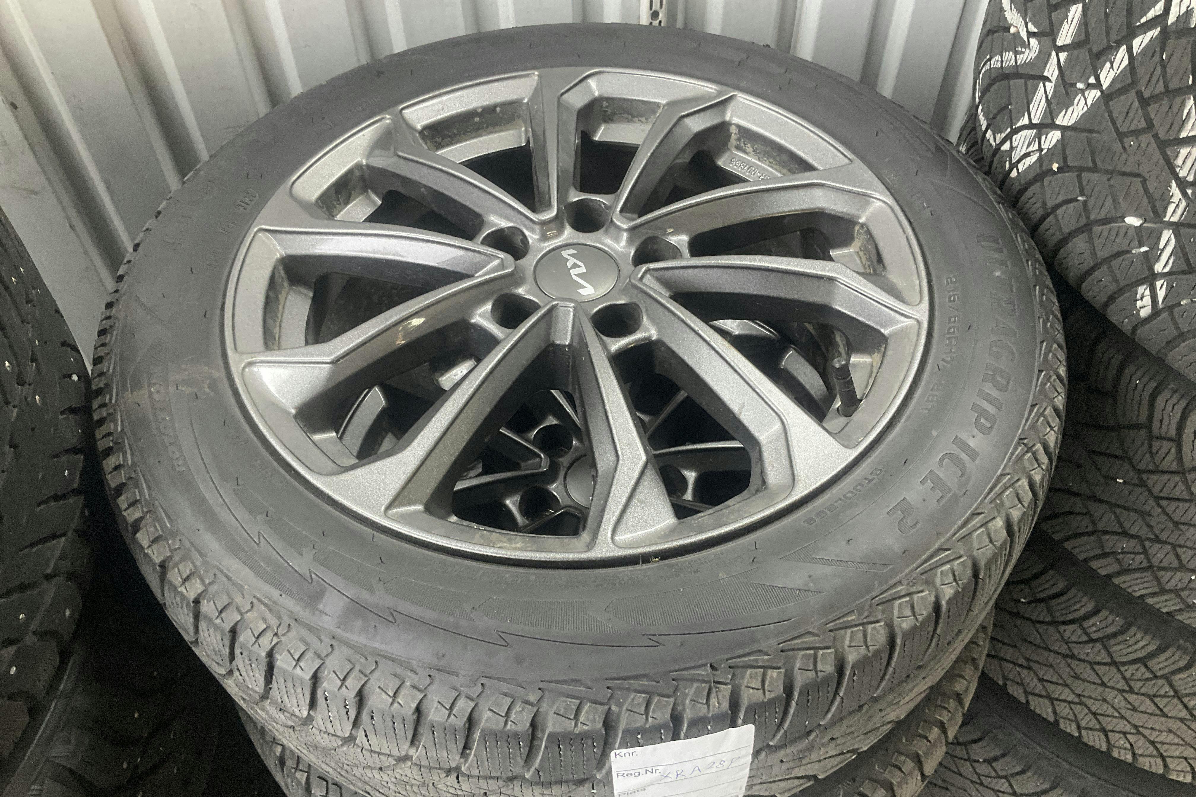 Vehicle Image 17