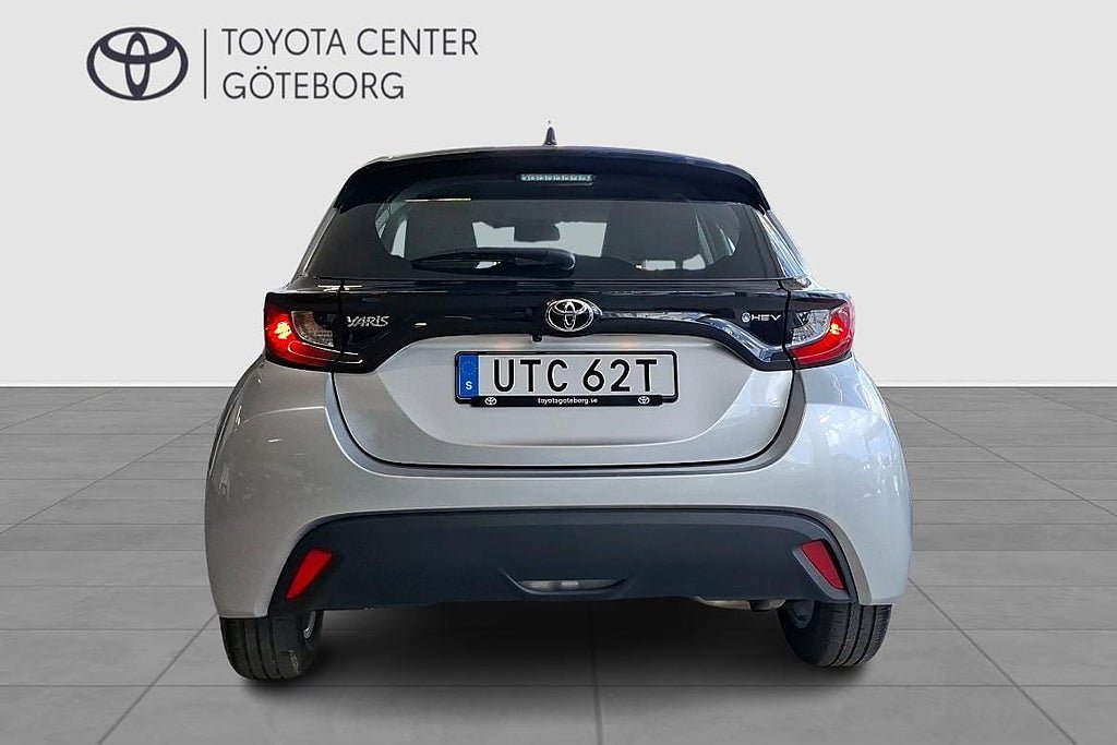 Vehicle Image 6