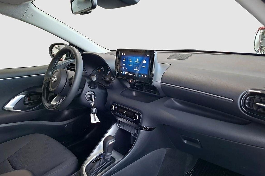 Vehicle Image 8