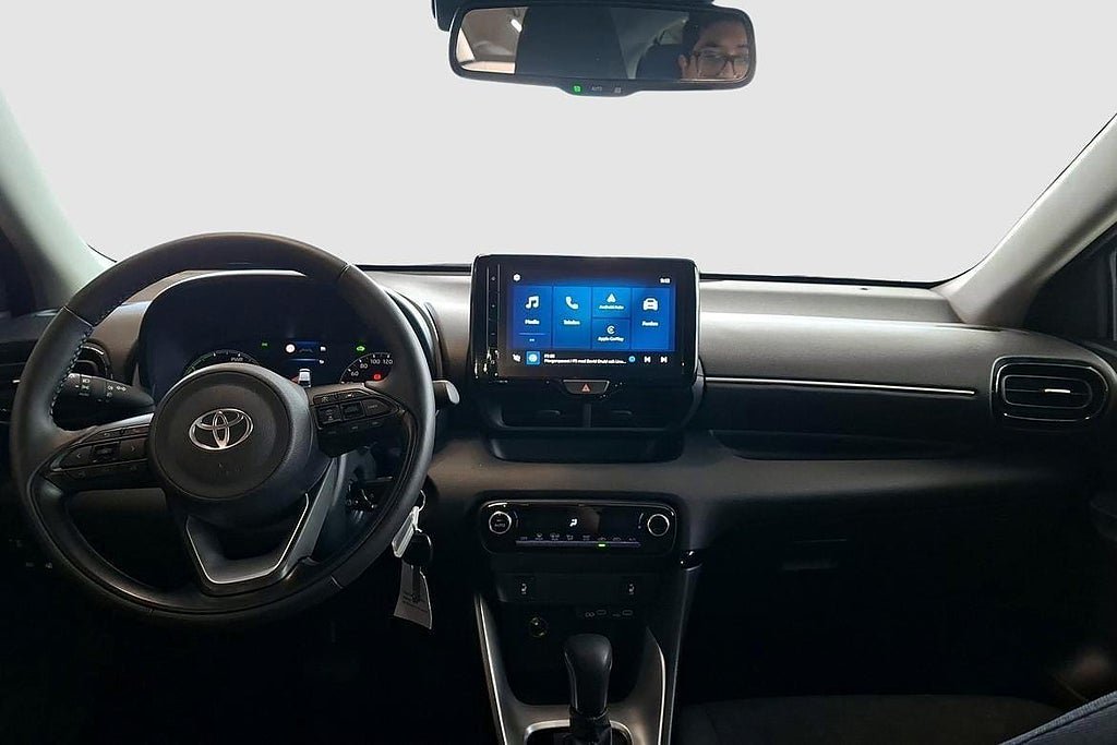 Vehicle Image 9