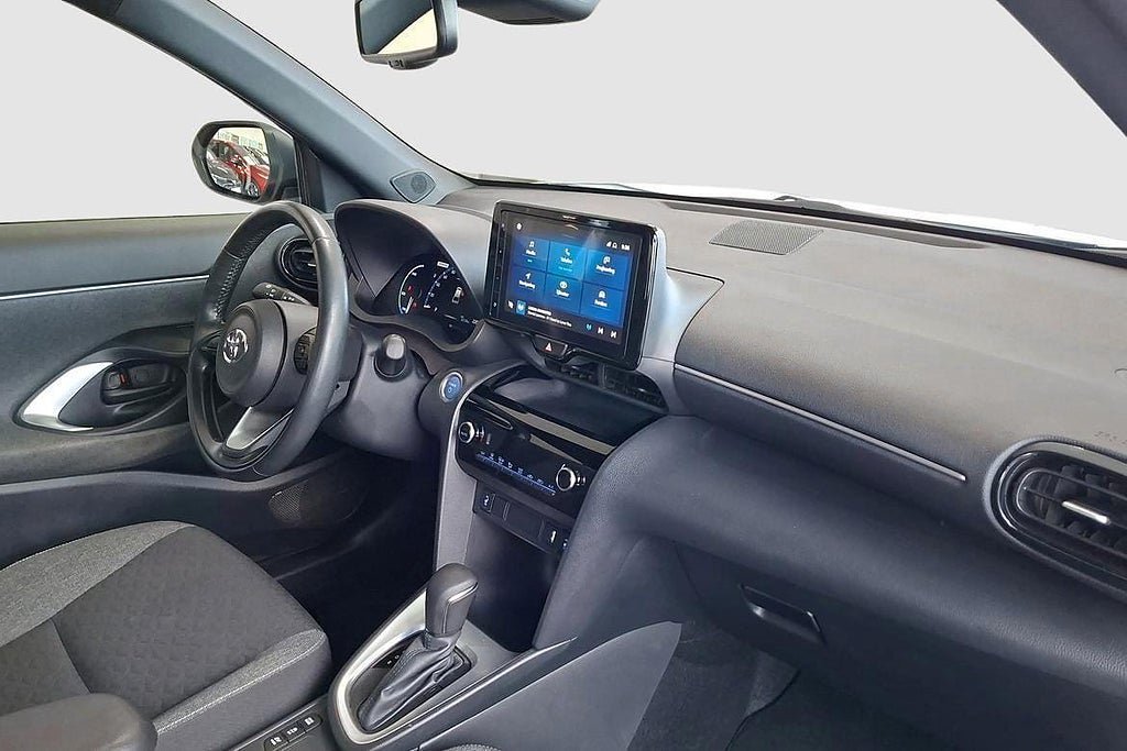 Vehicle Image 9