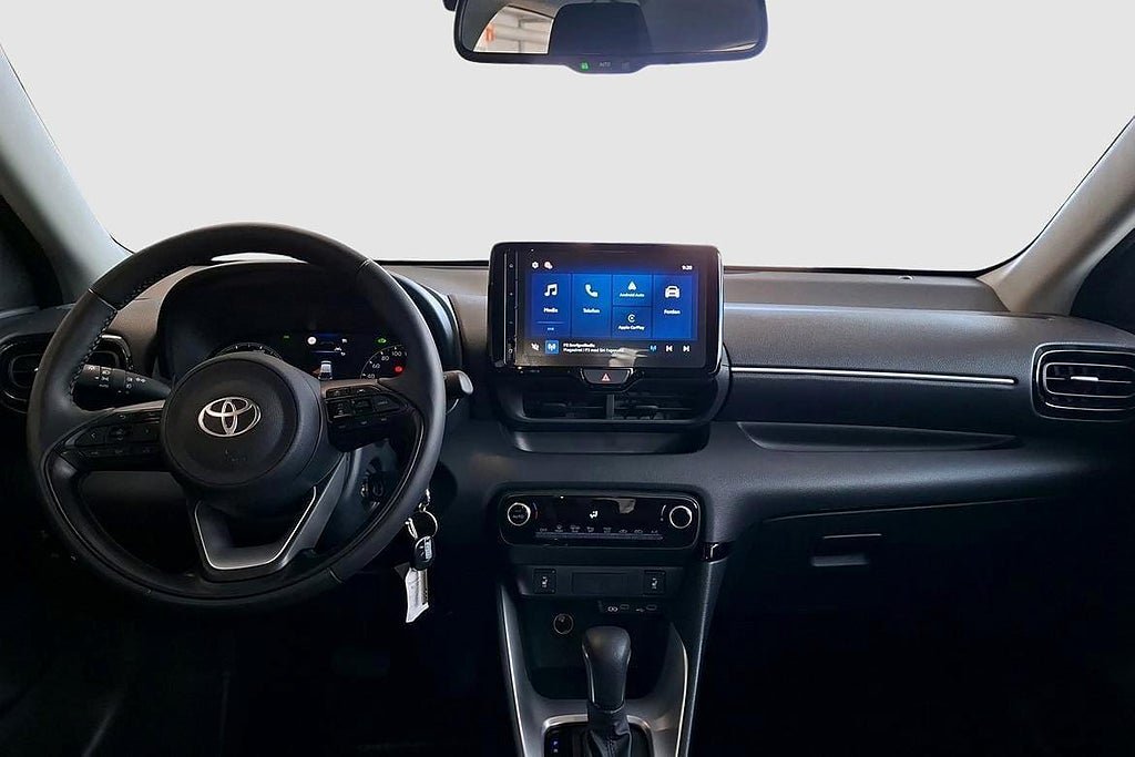 Vehicle Image 10