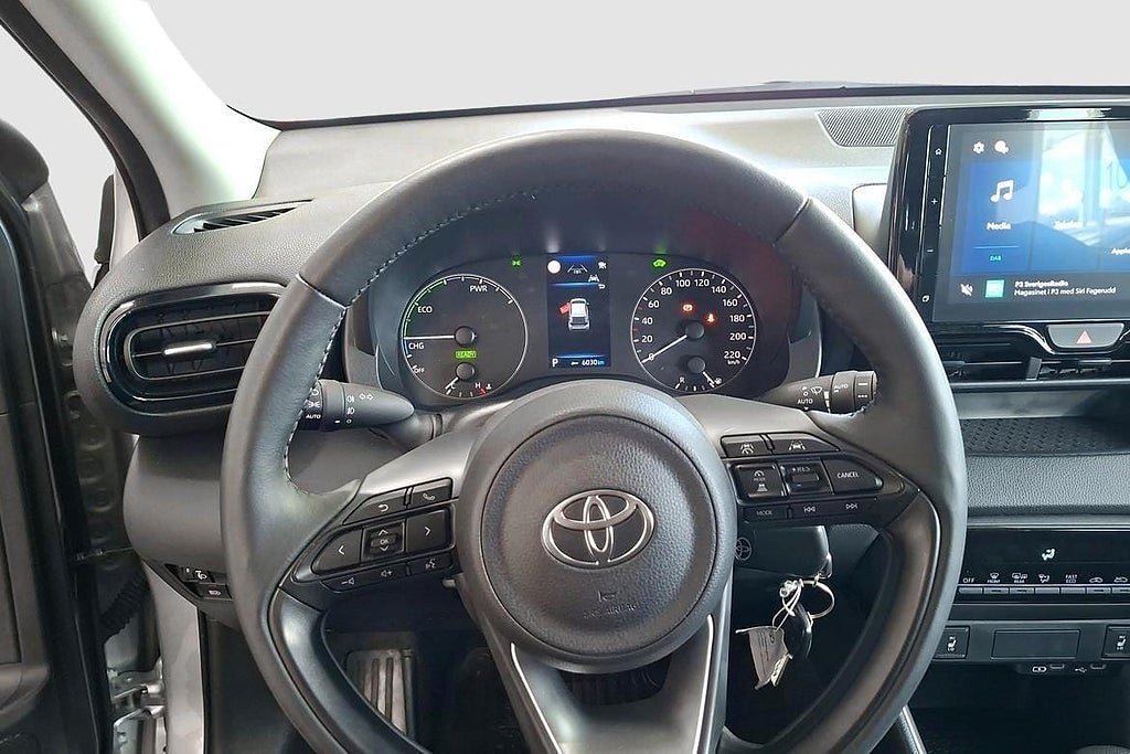 Vehicle Image 11