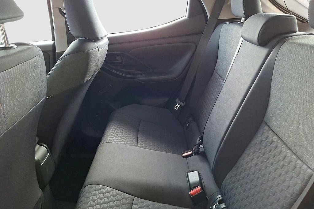 Vehicle Image 10