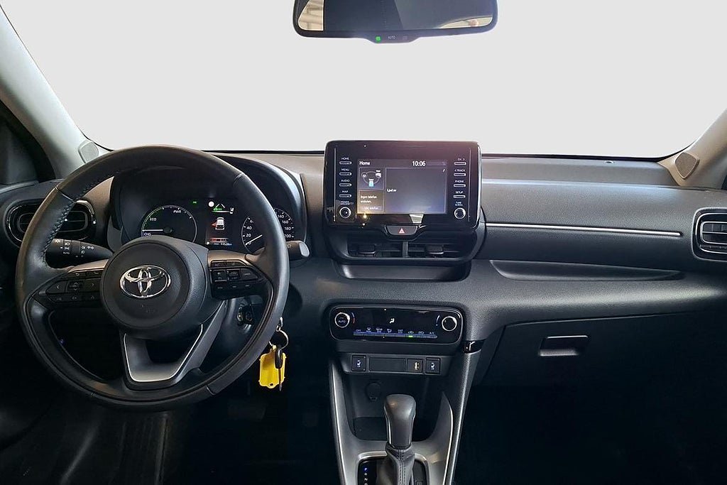 Vehicle Image 11