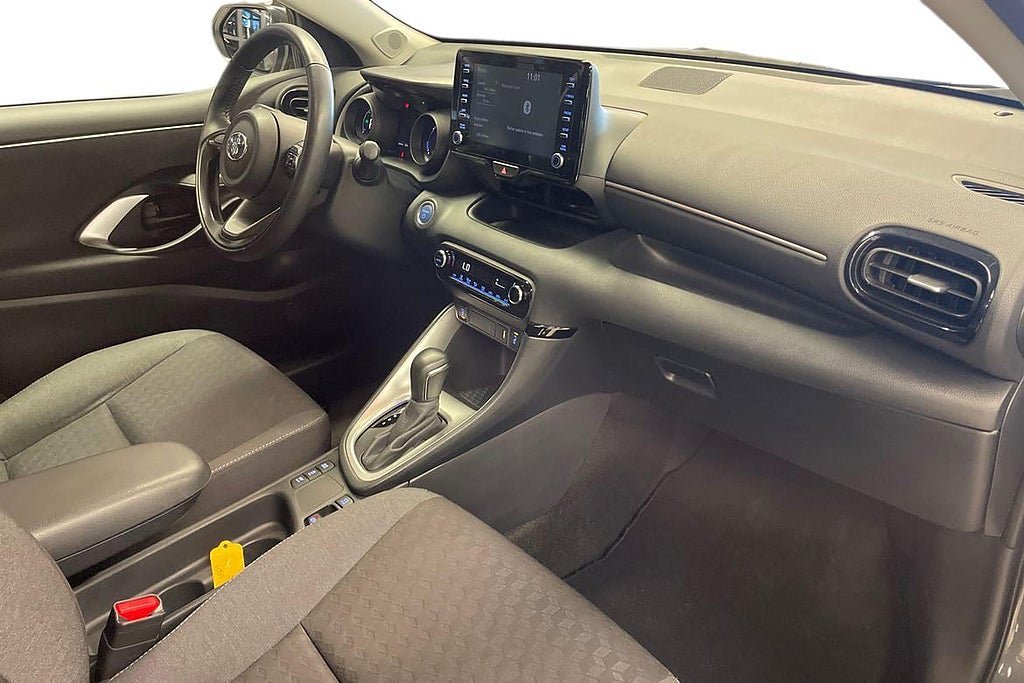 Vehicle Image 6