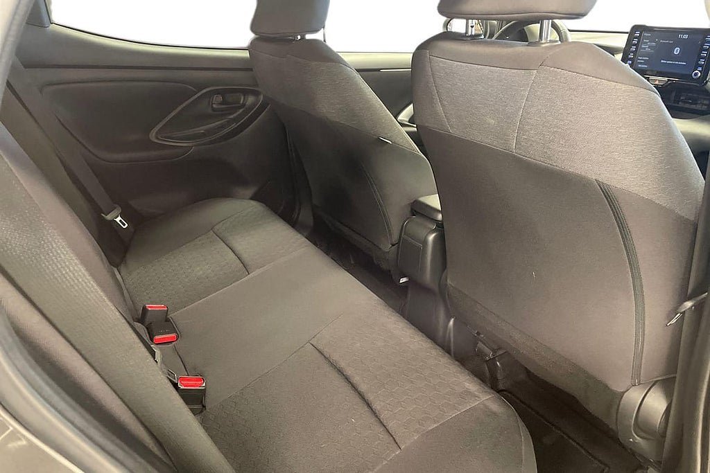 Vehicle Image 8