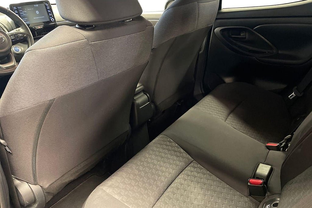 Vehicle Image 12