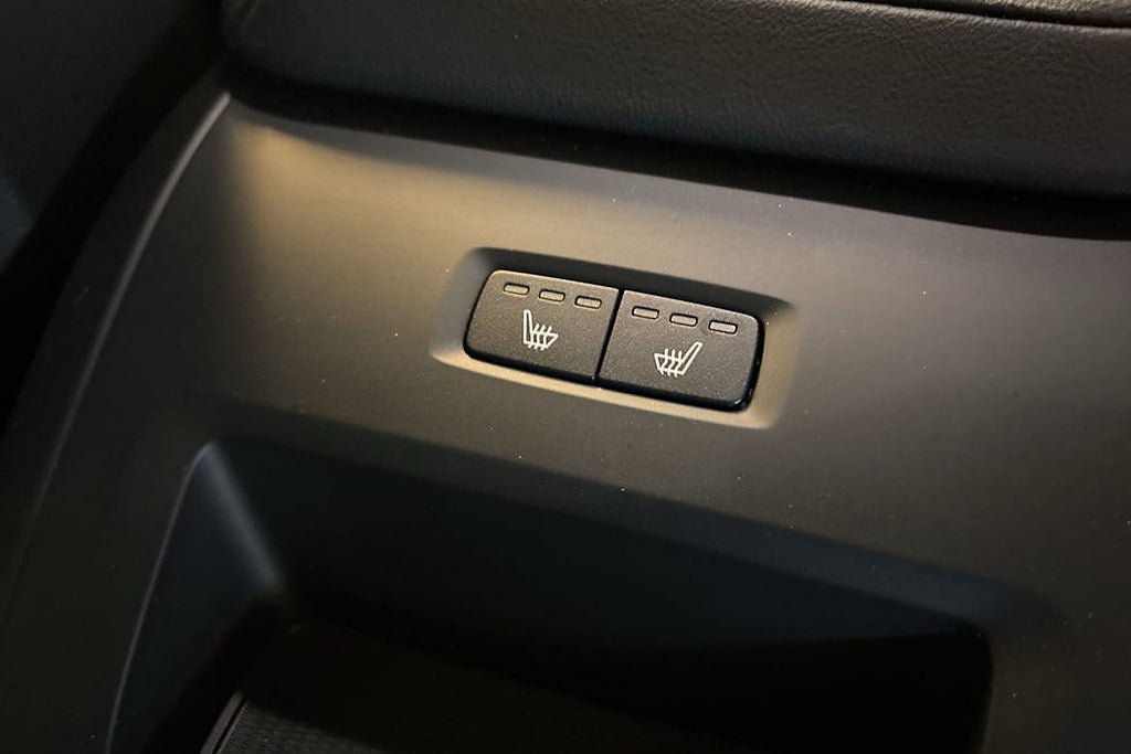 Vehicle Image 38