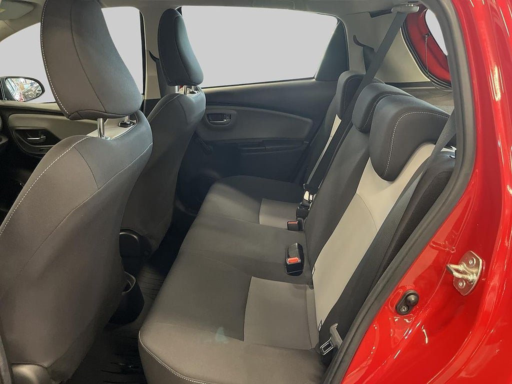 Vehicle Image 11