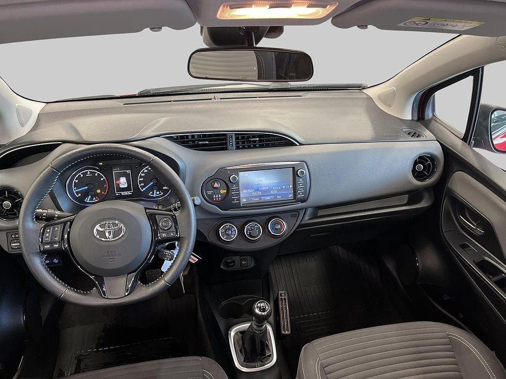 Vehicle Image 12