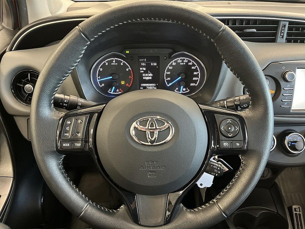 Vehicle Image 21