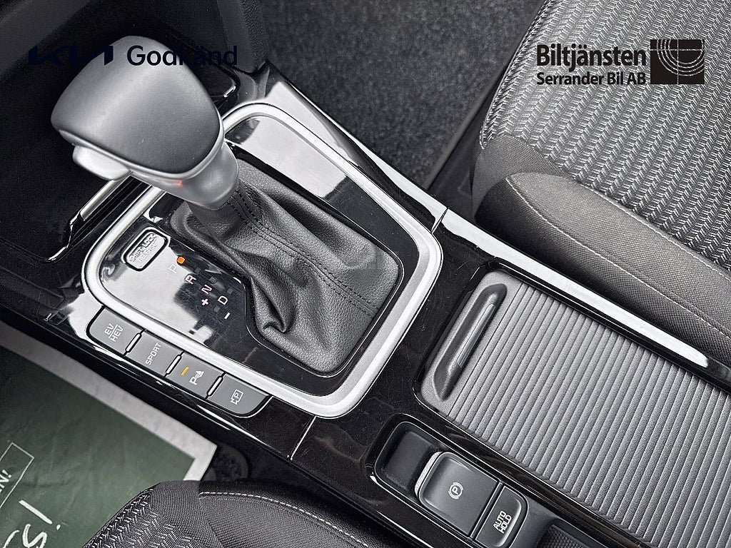 Vehicle Image 12
