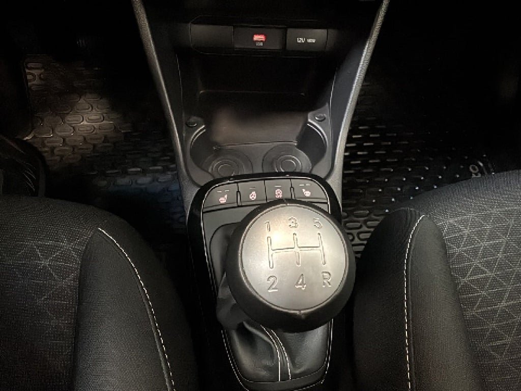 Vehicle Image 12
