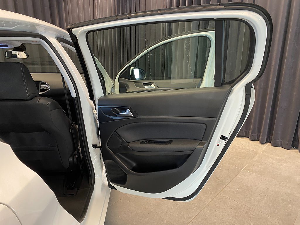 Vehicle Image 34