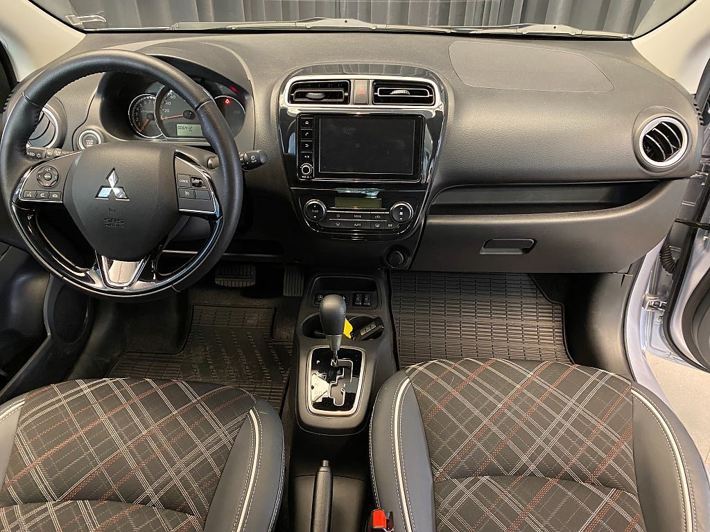 Vehicle Image 28