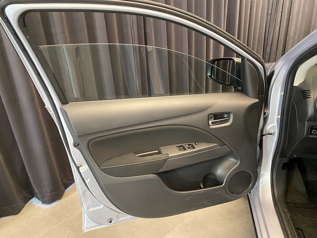 Vehicle Image 31