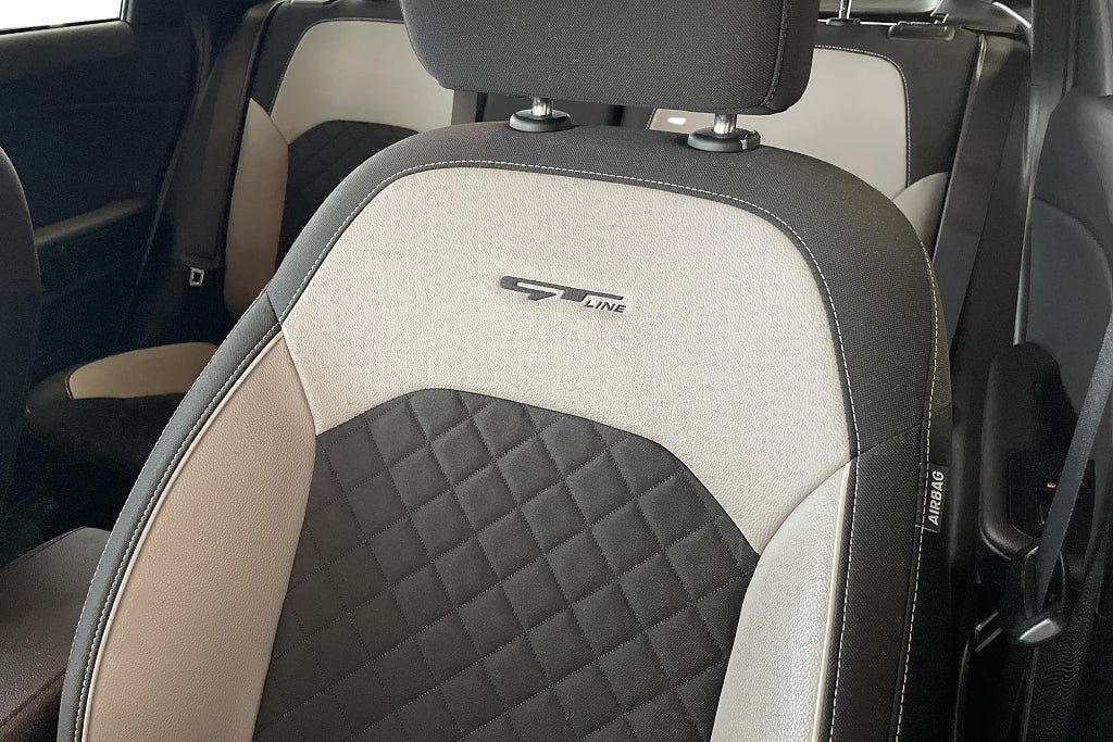 Vehicle Image 24