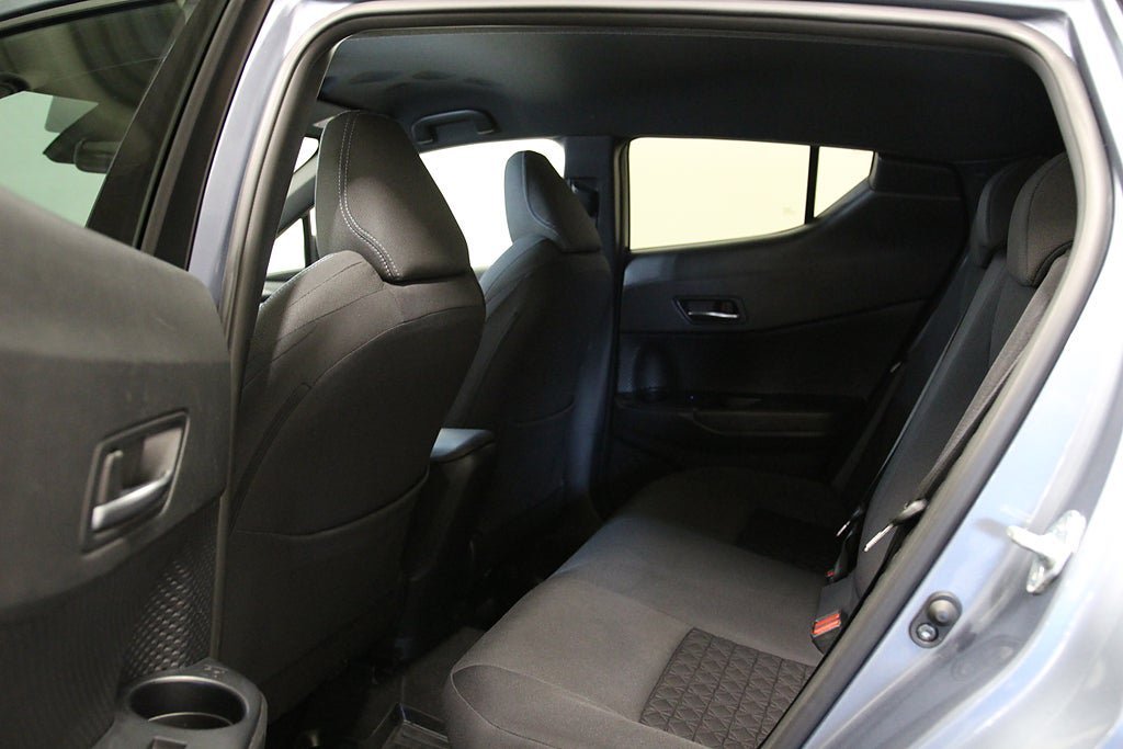 Vehicle Image 12