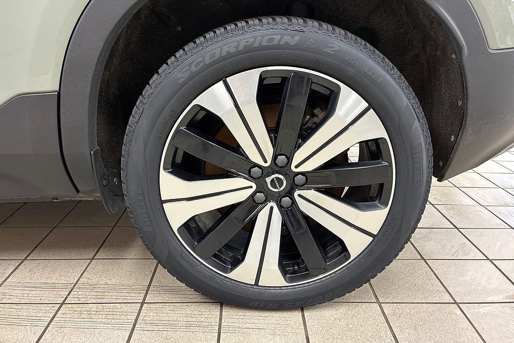 Vehicle Image 17