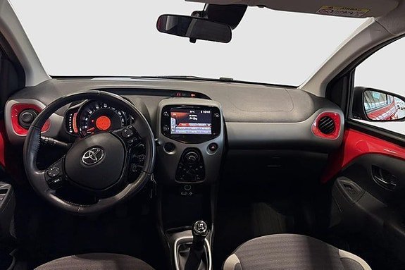 Vehicle Image 11