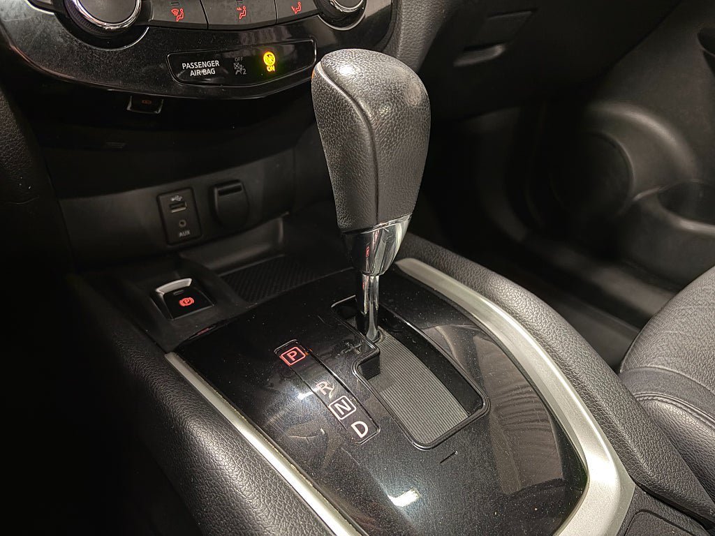 Vehicle Image 16