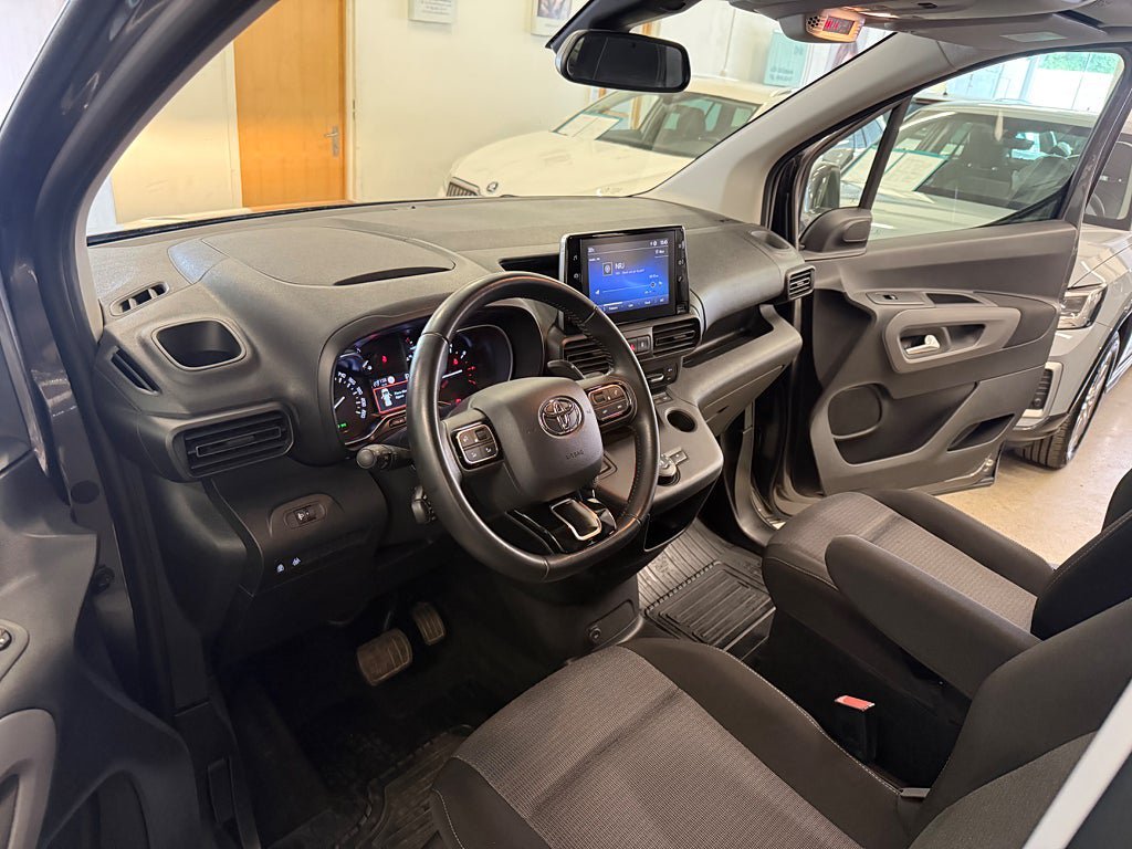 Vehicle Image 22