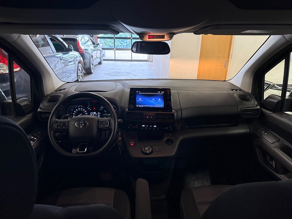 Vehicle Image 23