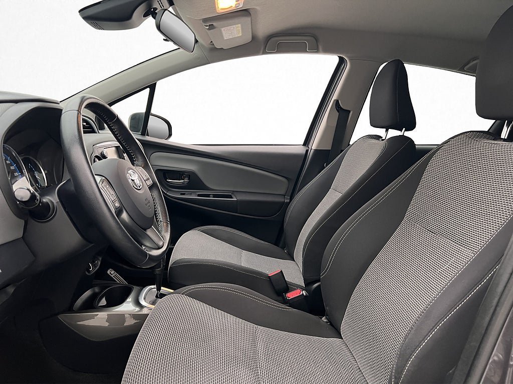 Vehicle Image 11