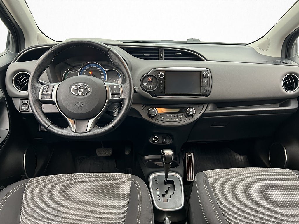 Vehicle Image 12