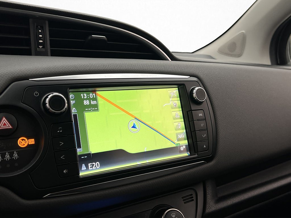 Vehicle Image 16
