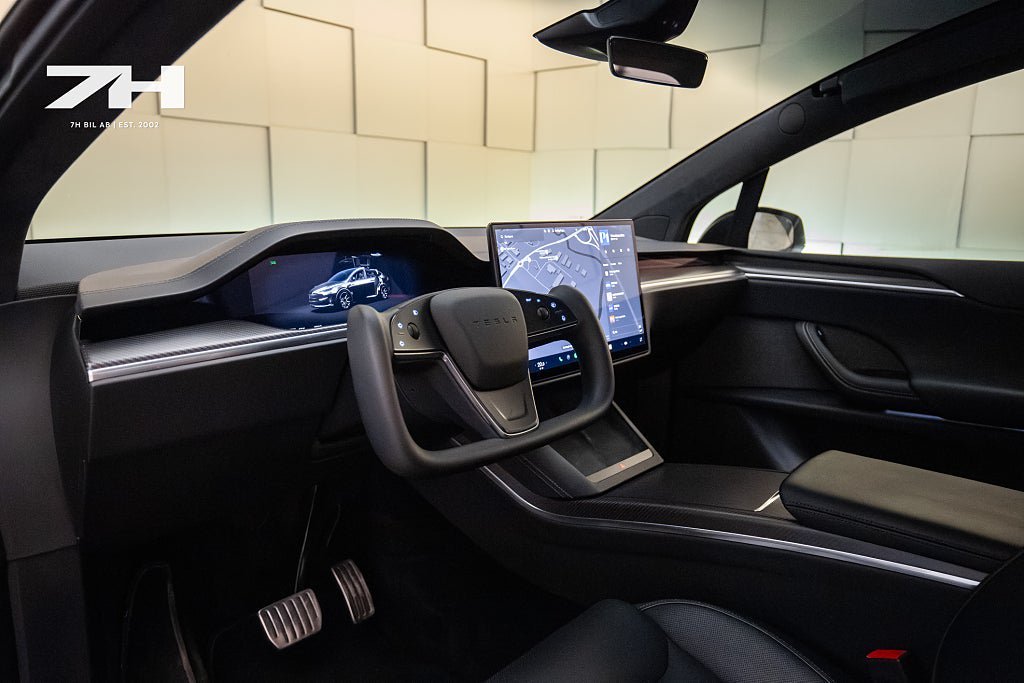 Vehicle Image 12