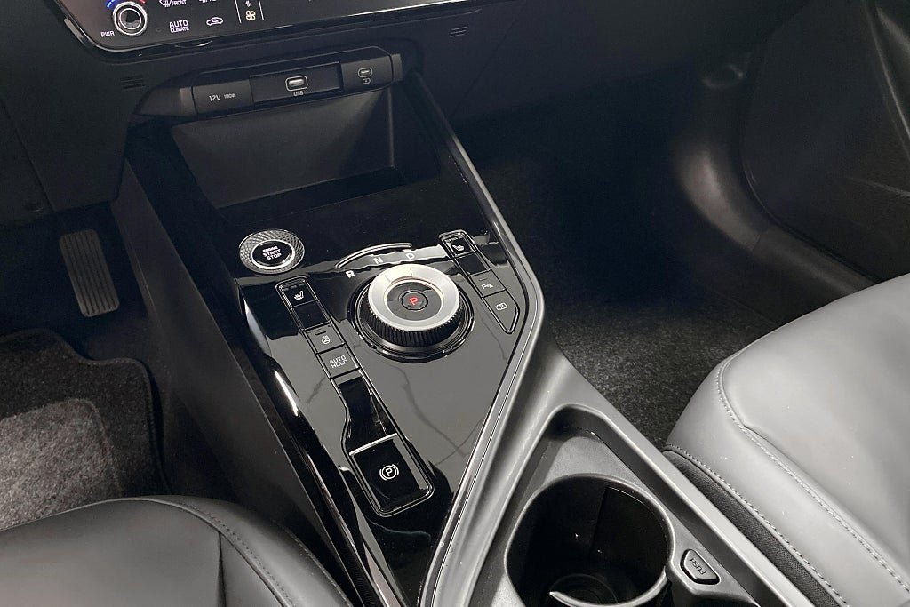 Vehicle Image 12