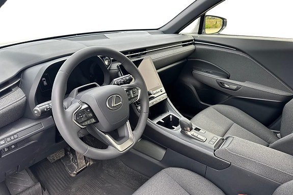 Vehicle Image 11