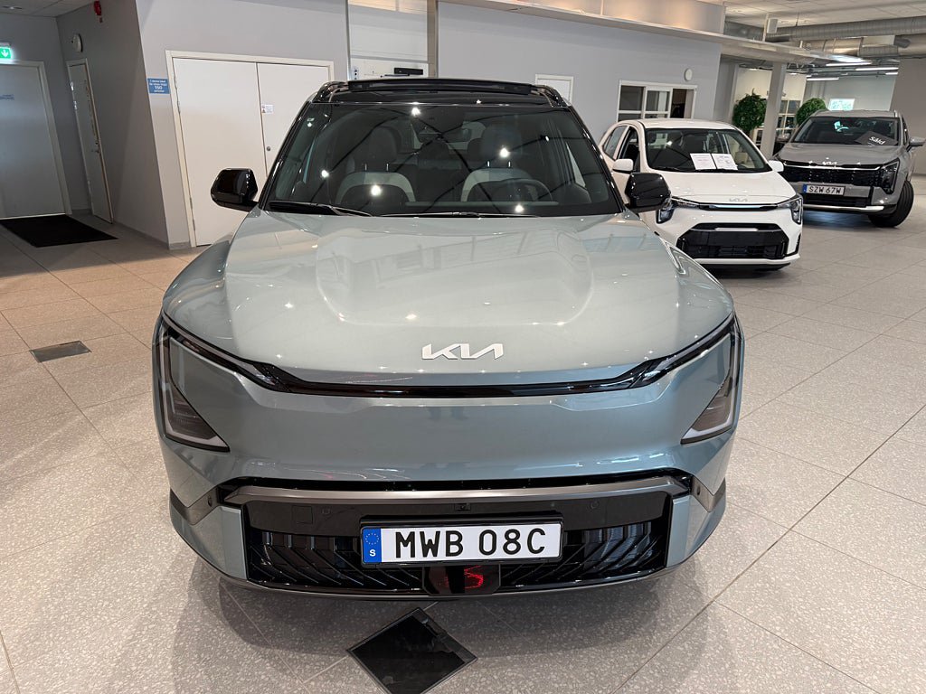 Vehicle Image 15