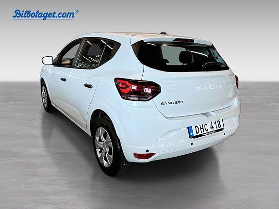 Vehicle Image 7