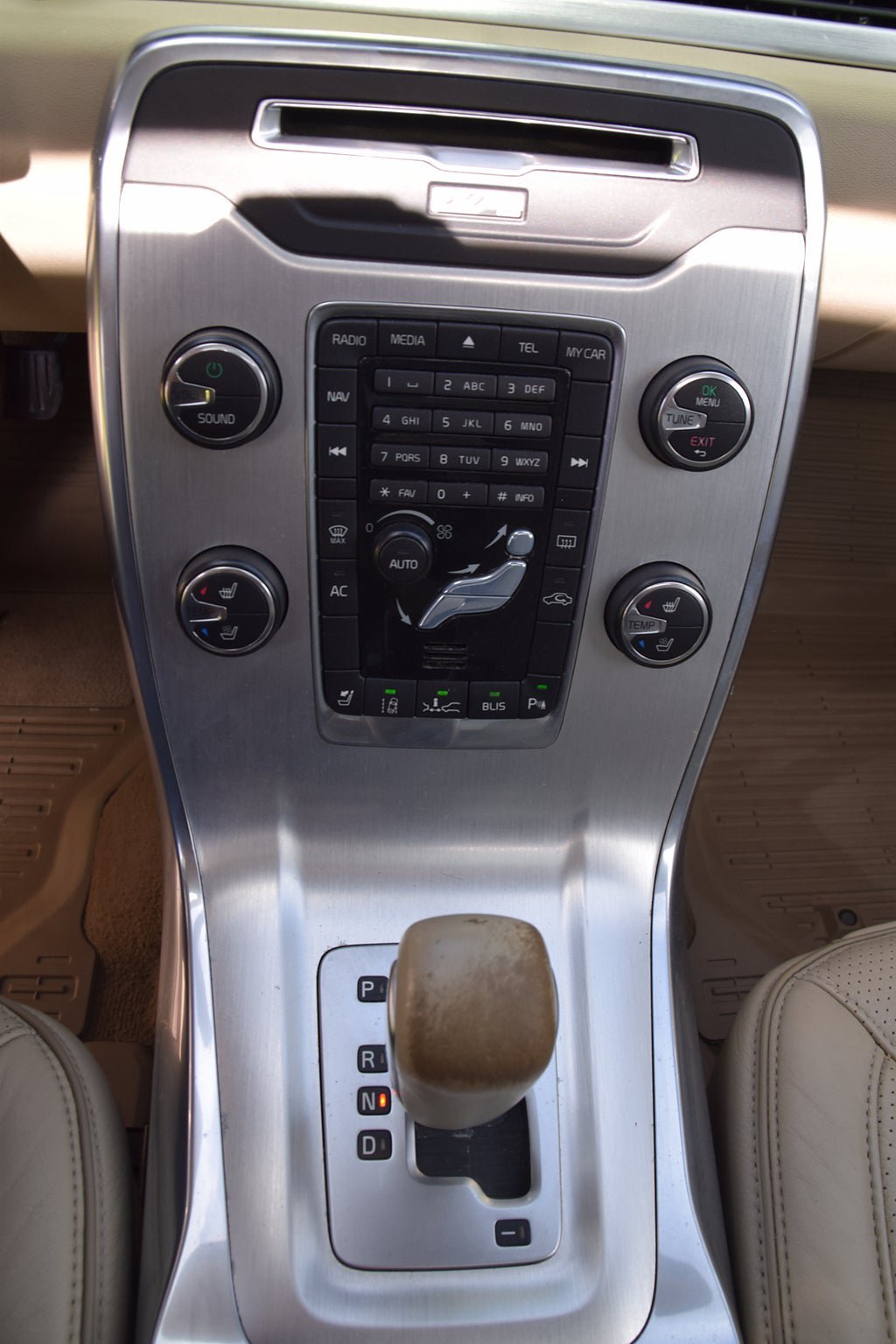 Vehicle Image 17