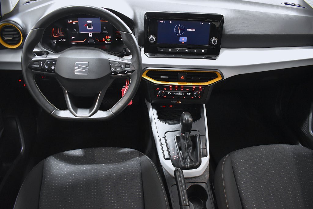 Vehicle Image 8