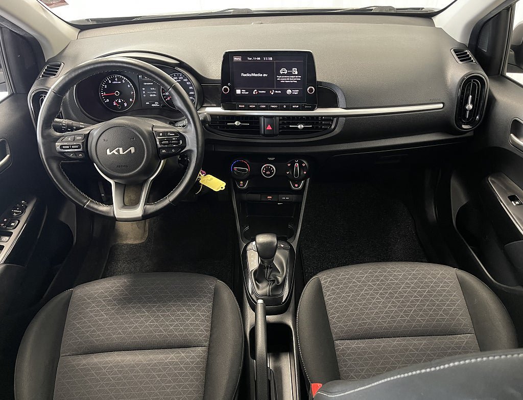 Vehicle Image 8