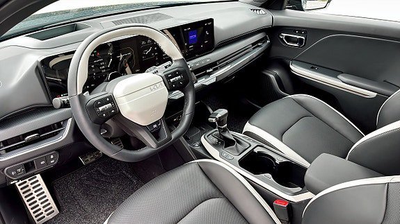 Vehicle Image 8