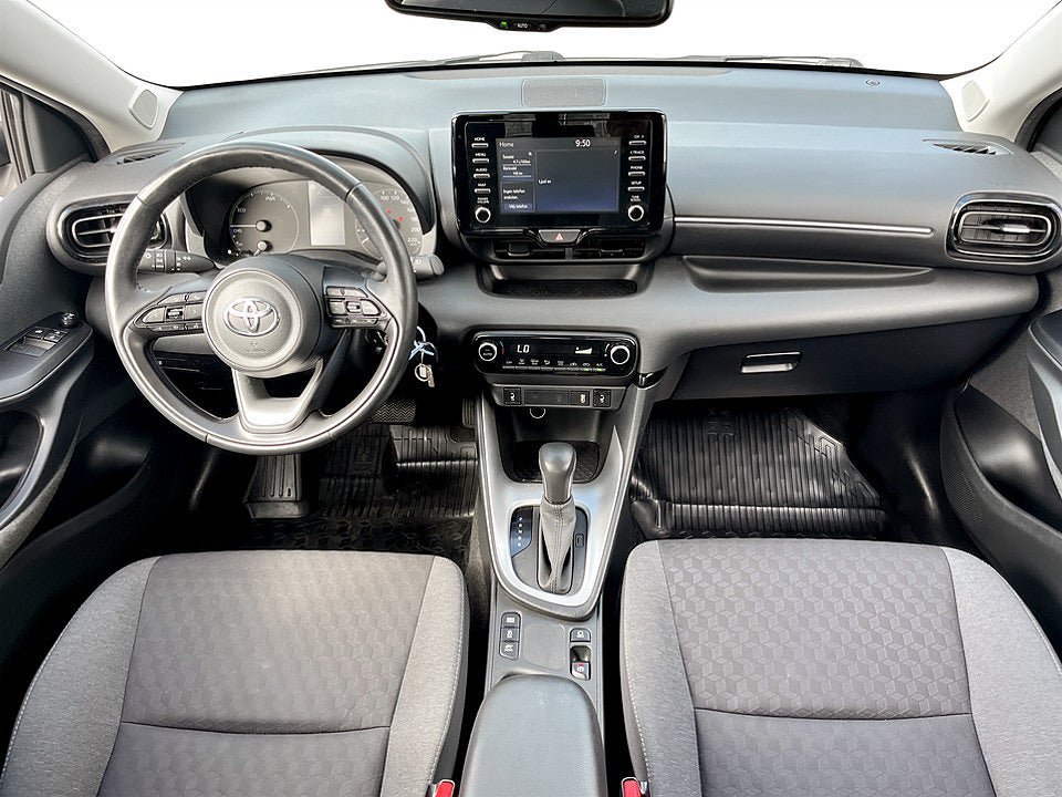 Vehicle Image 6