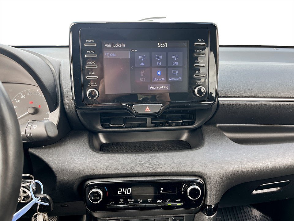 Vehicle Image 11