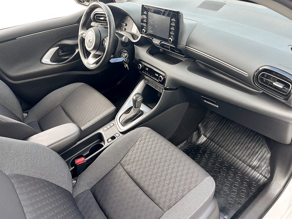 Vehicle Image 13
